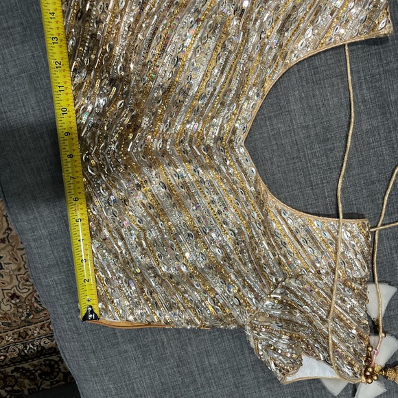 Original designer show stopper lehenga size6 in gold and silver color - Picture 8 of 10